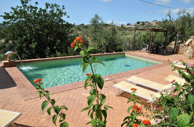 Villa Zefrio with exclusive use of swimming pool