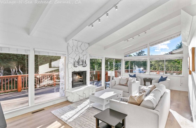 Village-n-Sea: Newly remodeled 4 bed 3 bath close to town and beach