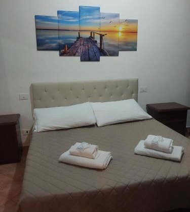 Villino indipendente con cortile privato 4 p letto - Sul Mare vicino Aeroporto e Fiera