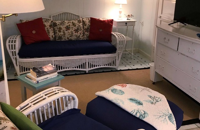 Vintage Cottage in Ocean City, NJ (Please read the description before inquiring)