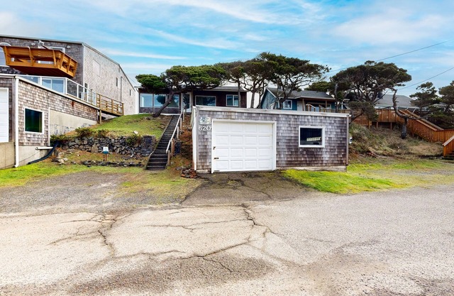 Vintage-Style Home with Easy Beach Access - Dog-friendly