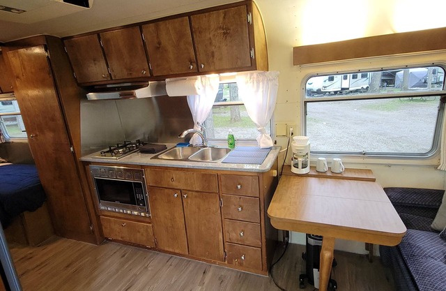 Vintage Trailer Nestled into a beautifully wooded Campground