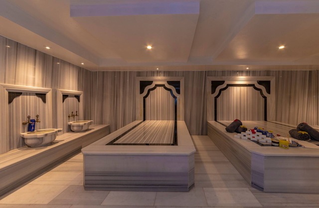 Vision Deluxe Hotel