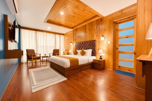Vista Resort Manali - Centrally Heated & Air Cooled luxury room near mall road