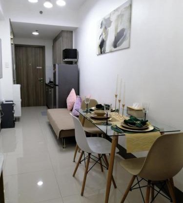 Vistaro Stays at Fame Residences