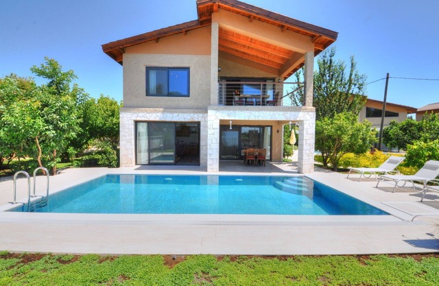 Volans Suites 5, Three-Bedroom Villa