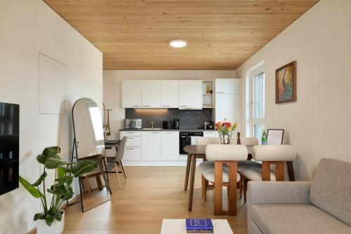 VORALIVING - Modernes Neubau Apartment Toplage - Perfekt für Business & Urlaub - WLAN, 24 7 Check-in