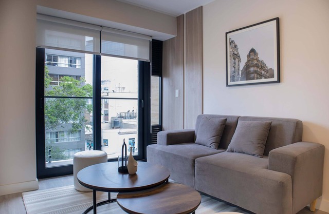 w Bright 1BR w Balcony in Miraflores
