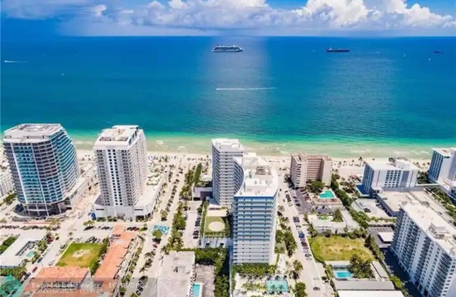 W Hotel - Beachfront 2 bedroom oasis