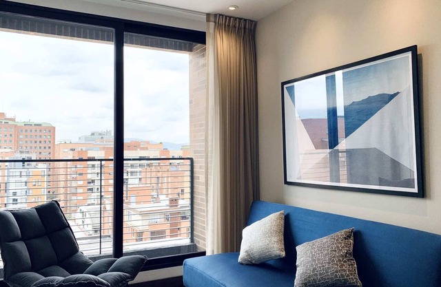 w* | Industrial 1BR in Luxury Building