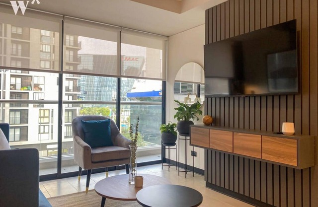 w Spectacular 2BR With Balcony in San Isidro