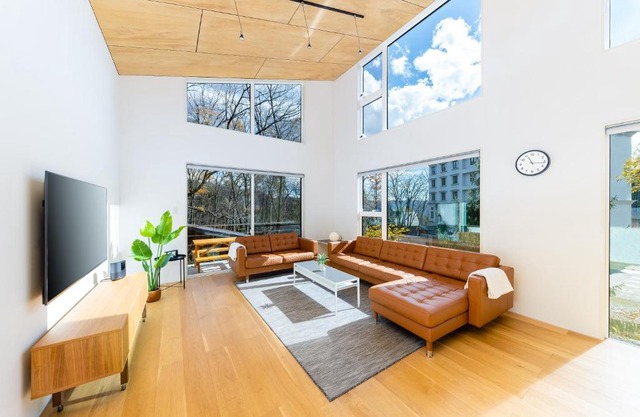 Wadano Hill Chalet by HHG