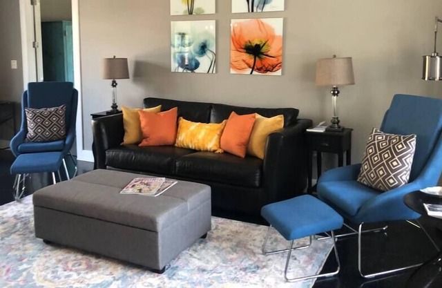 WALDEN HALL ESTATE - EMERSON POOL SUITE APARTMENT