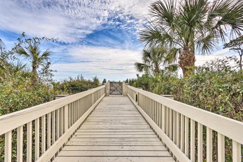Walk to Bars and Shops Resort Condo in Hilton Head!