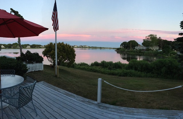 Walk to Beach - Waterfront 3 BR Cape - Pet friendly - Falmouth Heights, MA