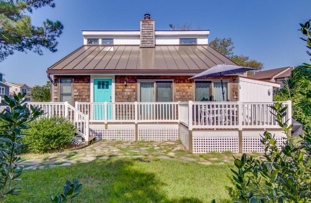 Walk to Beaches Family Getaway in Bethany Beach!