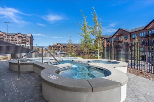 Walk to Deer Valley Resort Adjoining Condo Rooms