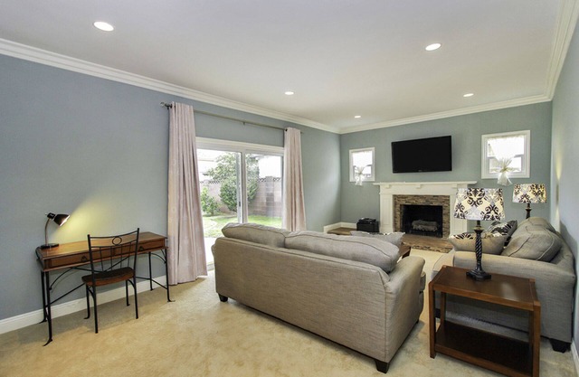 Walk to Disneyland& Convention Center 1 or 1.4 miles