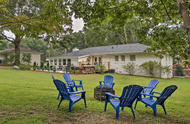 Walk to Dtwn Alpharetta: Modern Home w/Fire Pit