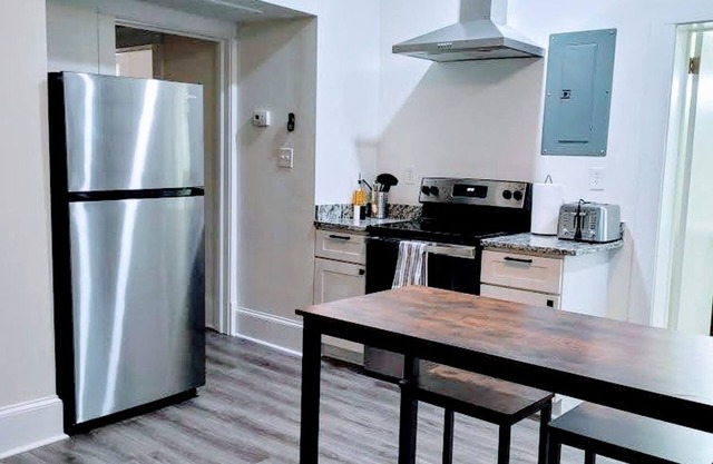 Walk to Duke Campus 1 Bedroom in Trinity Park