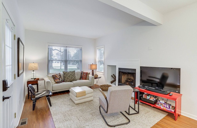 Walk to Lake Michigan - South Haven Condo!