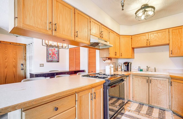 Walk to Old Town Park City: Unit w/Shared Hot Tub