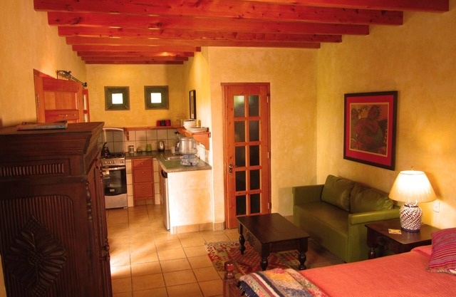 Walled Garden Apt ♥ of San Marcos @ 7 Volcanes