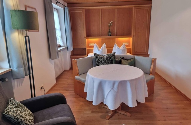 Walmberg vacation apartment with a view of the orchard