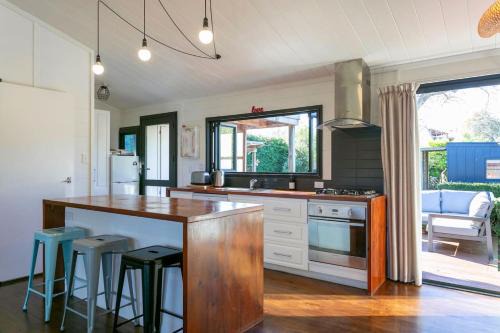 Walnut Cottage - Private Outdoor Spa Pool