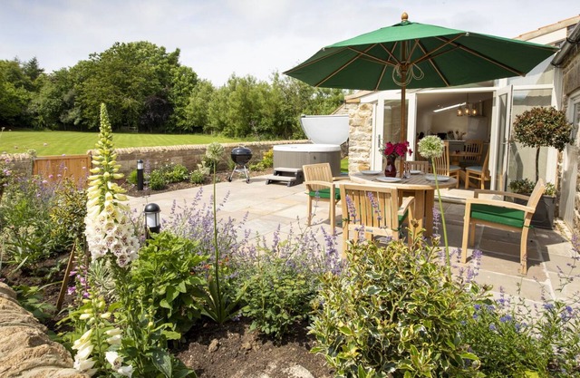 Walnut Cottage, Thirley Cotes Farm Cottages