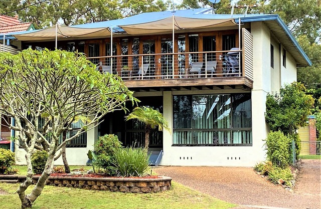 Wanda Beach House, 100 mtrs to beach. Linen & towels. Pets allowed.