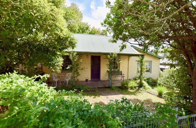 Waragil Cottage - Original Settler's Home