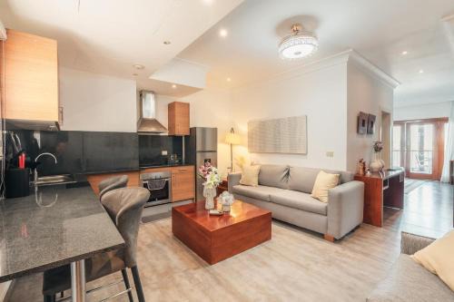 Warm studio with views in Fishing lodge