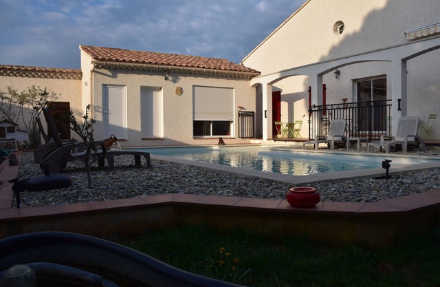 WARM VILLA WITH SWIMMING POOL