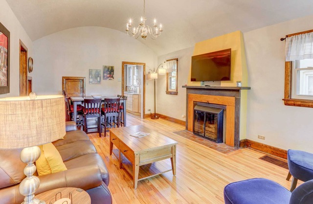 Wash Park Bungalow| Location & Backyard