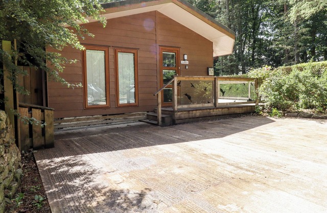 WASHBURN LODGE, romantic, with a garden in Darley