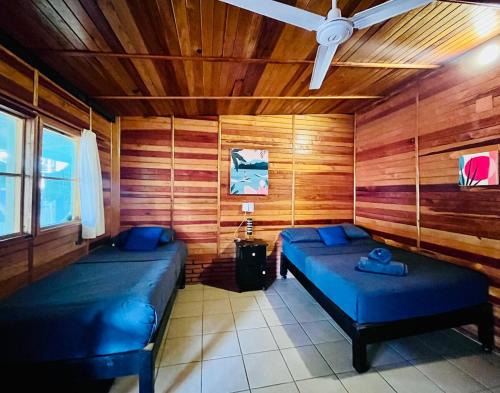 Wasi la Punta 2 Starlink 2min walk to the beach