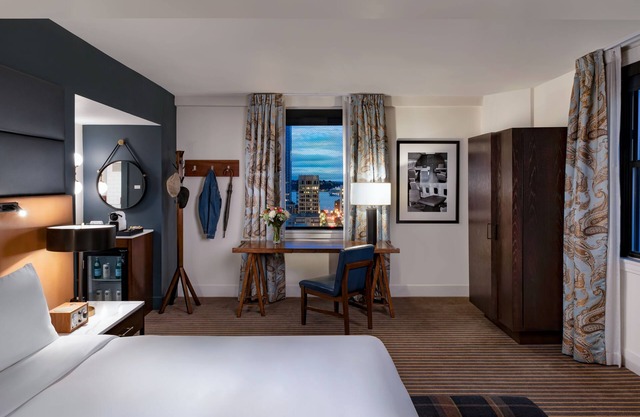 Water View Seattle Getaway: Refined Rooms with Downtown Location