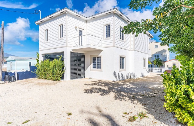 Waterfront, 4Br/3B Home, 5 min from John Pennekamp State Park