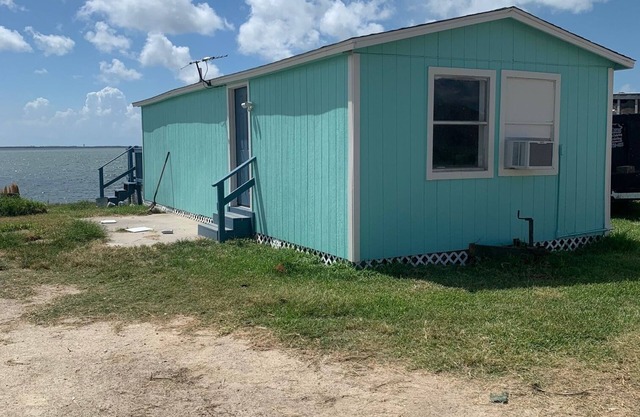 Waterfront Cabin in Aransas Pass, Texas. Full kitchen! @Fin and Feather Marina