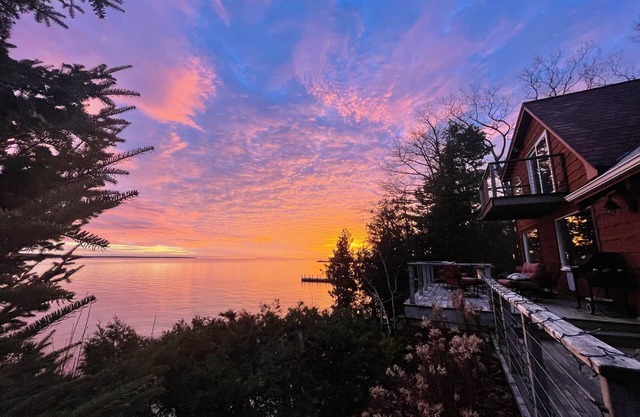 Waterfront Cabin Retreat at Door County's Edge