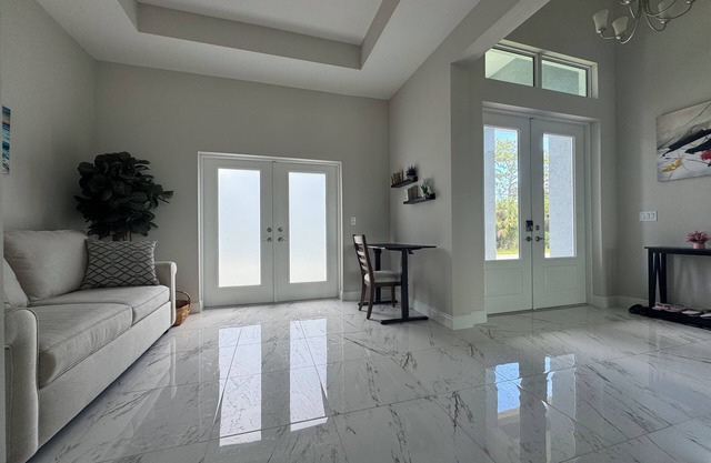 Waterfront Canal House - Port Charlotte with AC and Pool