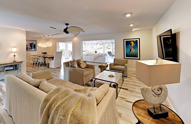 Waterfront Coastal 3 BR/3 BTH w/Pool, 50ft. Boat Dock, Walk to Beach
