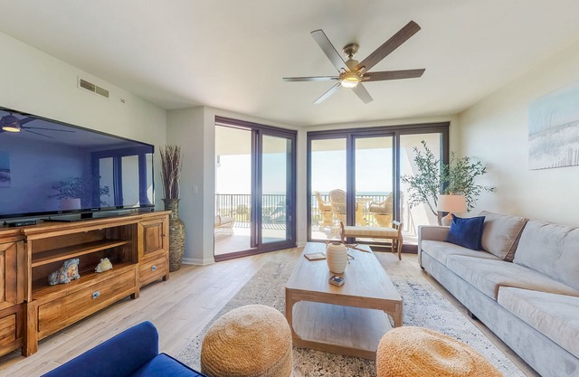 Waterfront condo w/shared outdoor pool, hot tub, & tennis - beach access