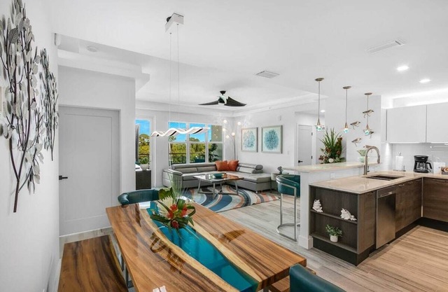 Waterfront Condo: Pool, Hot Tub & Water Views!
