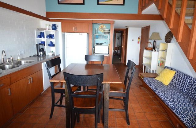 Waterfront condo with stunning views in Glen Arbor. Air conditioning.