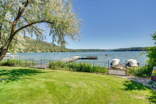 Waterfront Deck with Fire Pit Lake Spokane Gem!