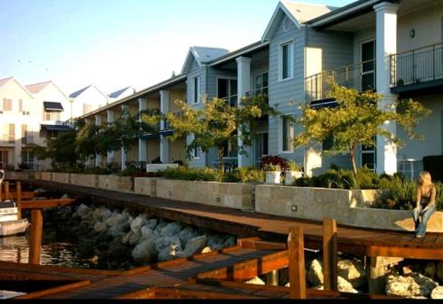 Waterfront Hideaway with Pool, Spa & BBQ Area