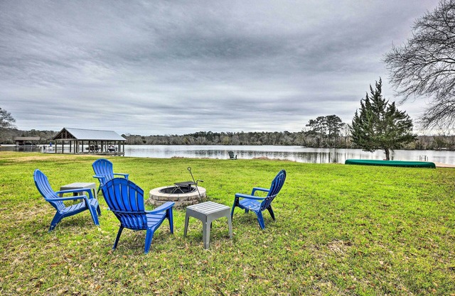 Waterfront Home w/Boat Dock on Lake Conroe!