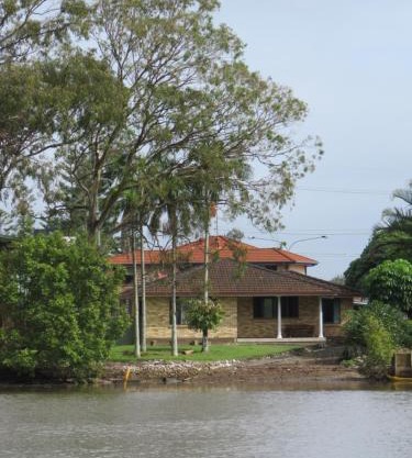 Waterfront house in Currumbin